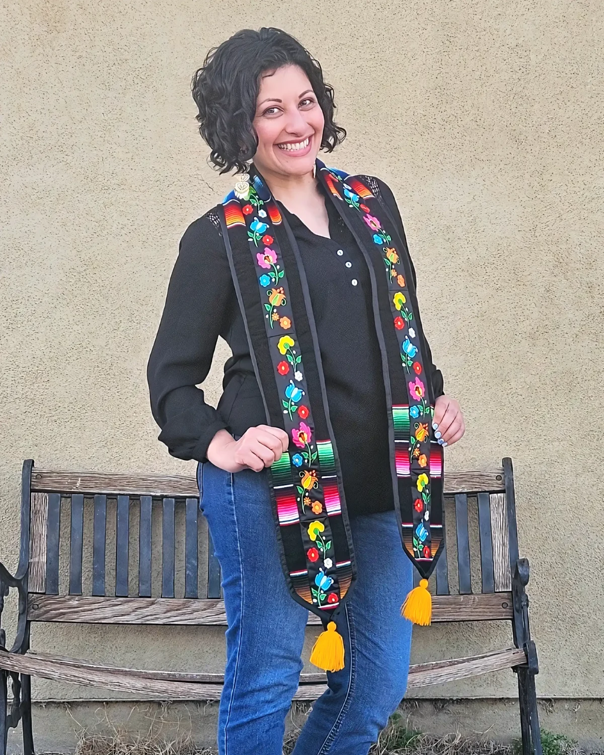 Estola multi embroidered flowers